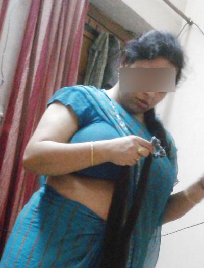 25P Desi Femme au Foyer