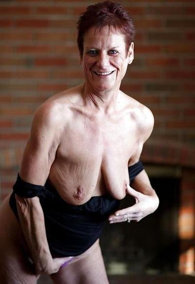 20P Mature women with saggy tits 11.