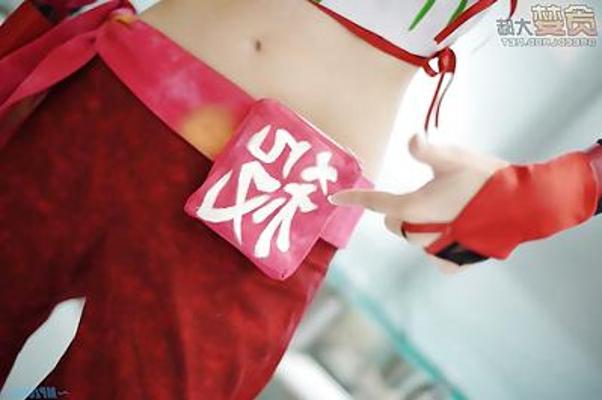 9P Kunoichi cosplay