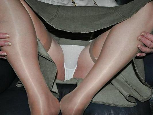 25P Upskirt mature!