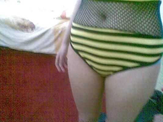 6P Arab Egyptian Girl feels horny when is no cock around 