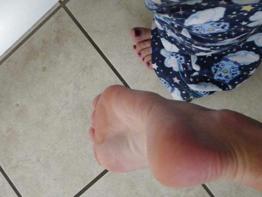 8P 2  sexy feet