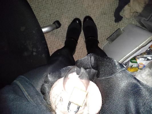 7P Sissy crossdress chastity
