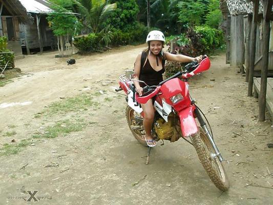 10P Madagascar - a sexy girl in Nosy be
