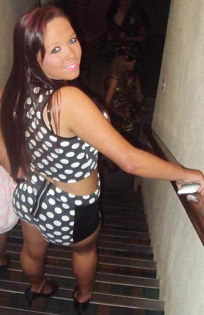 15P I Took Her Bra And Knickers Last Night And Wanked On Them