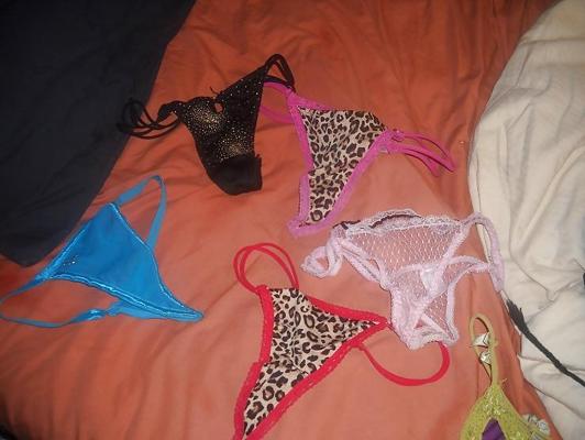 4P Mom's Friend's Panties