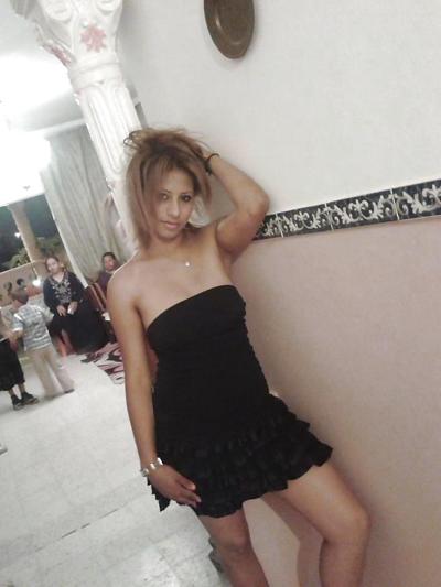 15P Tunisian girl flashing new pictures