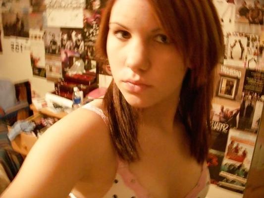 25P Jill shows her underwear