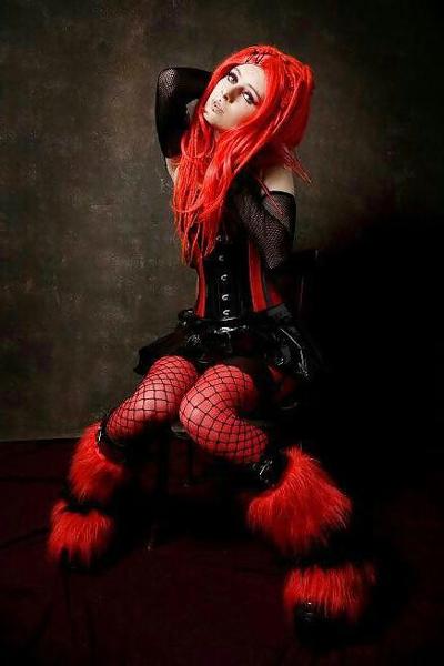 25P Goth latex life .... 
