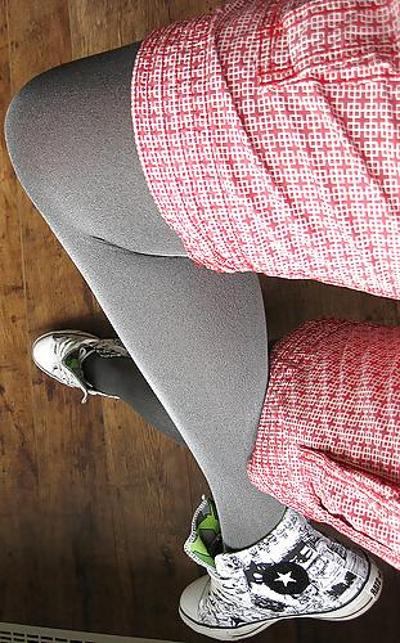 10P Pantyhose with Sneakers