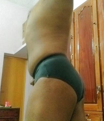 15P Montrant mes fesses bombées