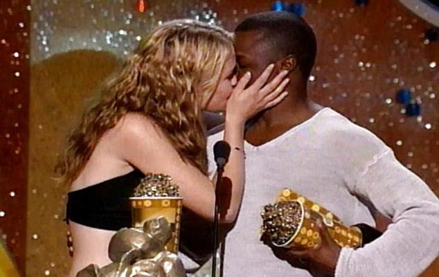 17P Julia Stiles - A Very White Woman Who Loves Very Black Men 