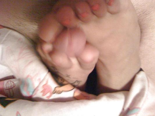 6P Leah's First Footjob