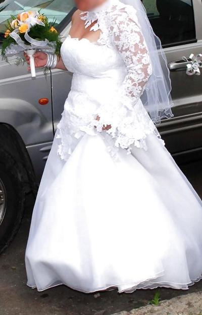 6P My wife's tits in wedding dress.