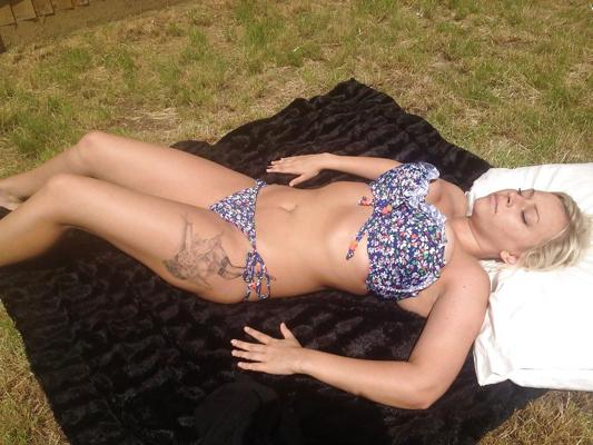 25P Uk huge tits bimbo slag ZOE