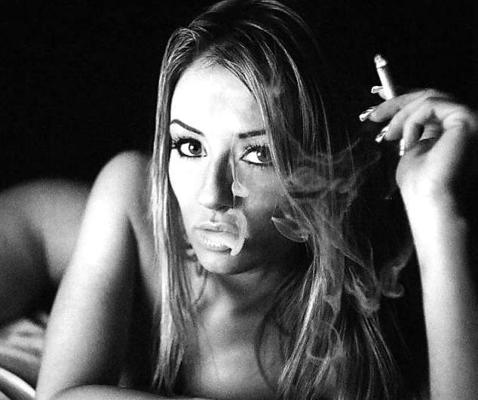25P Smoking sexy girls.