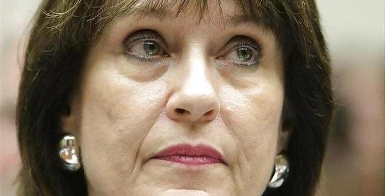 25P Findet sonst noch jemand Lois Lerner wirklich sexy?
