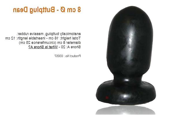 4P My daily routine - wearing huge plug and gaping