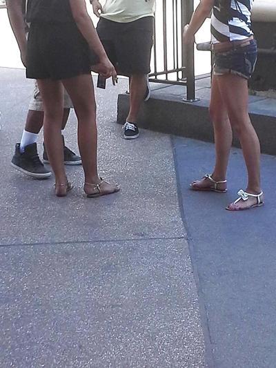 9P Candid Las Vegas Legs