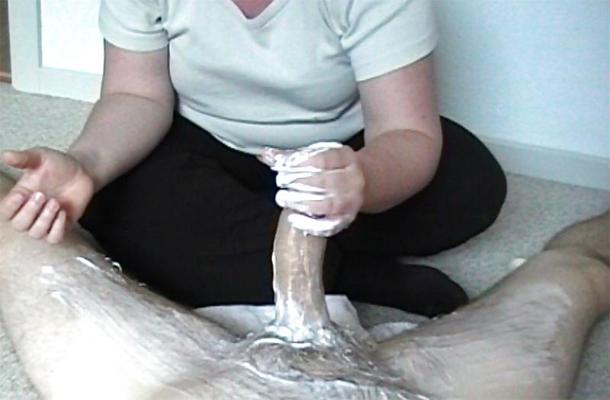 10P Lotion floor handjob fully clothed