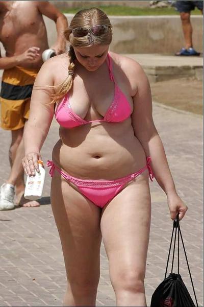 24P Saggy tits in bikini.