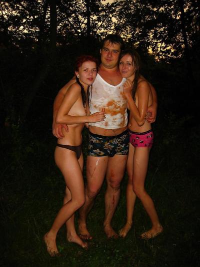 11P Czech teens doing a party on lake