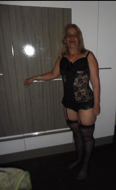 5P Carla brazilian milf in stockings