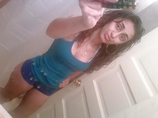 25P ARAB WHORE SELF SHOT