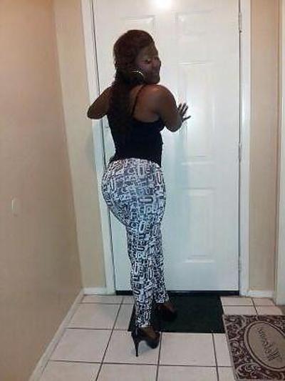 16P Lawanda, fille noire