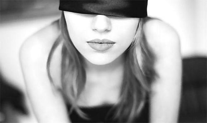 18P Sensualidade De Olhos Vendados 2