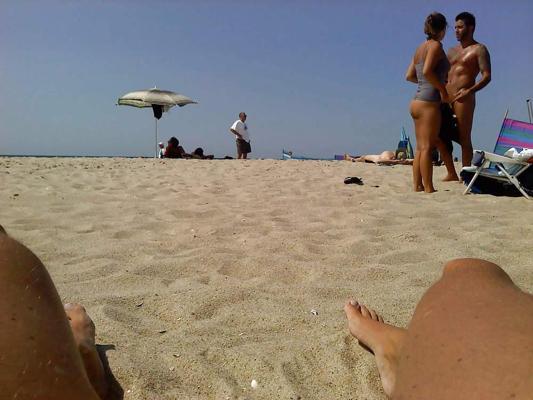 23P Voyeur on the beach