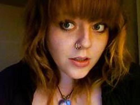 9P Sexy plump girl. Great tits!