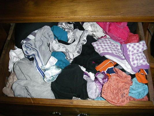 15P Wifes frends underwear drawers
