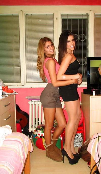 25P セルビアのセクシーな十代の若者たち