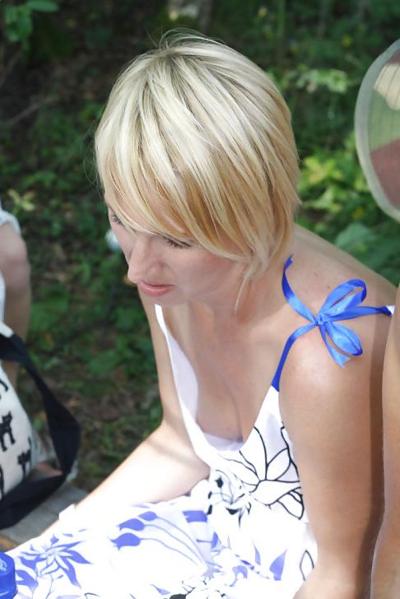 4P Downblouse Upskirt