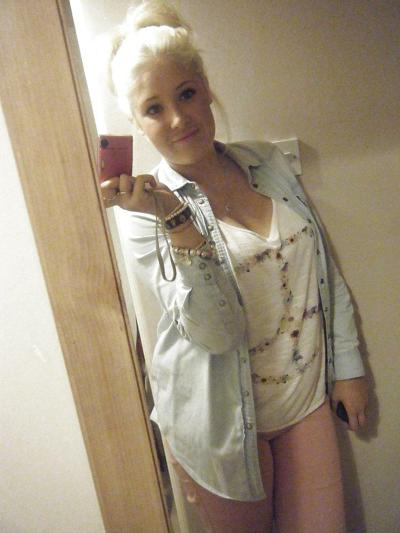 11P Me - Sexy Chubby Teen Slut