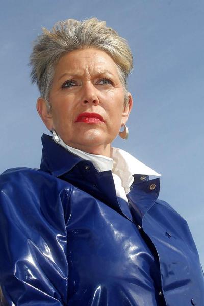 15P Georgie a sexy mature fetish queen goddess