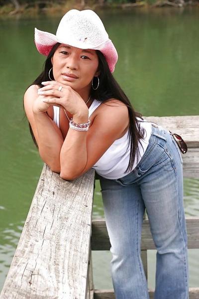 14P Thai wife exposed part 1