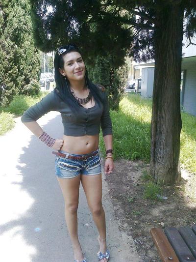 10P Romanian girl: claudia