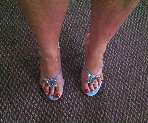 19P Love women in thong heels