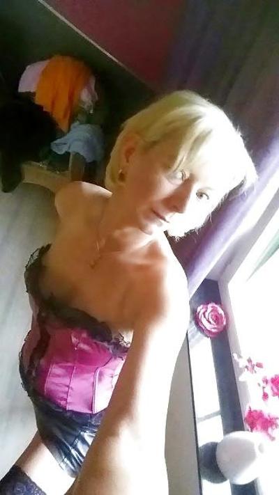 23P Skinny Blonde MILF Self Pics