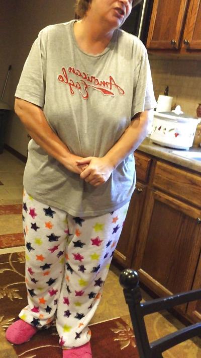 15P New pics of bbw stepmom bra less 42Ds with pokies