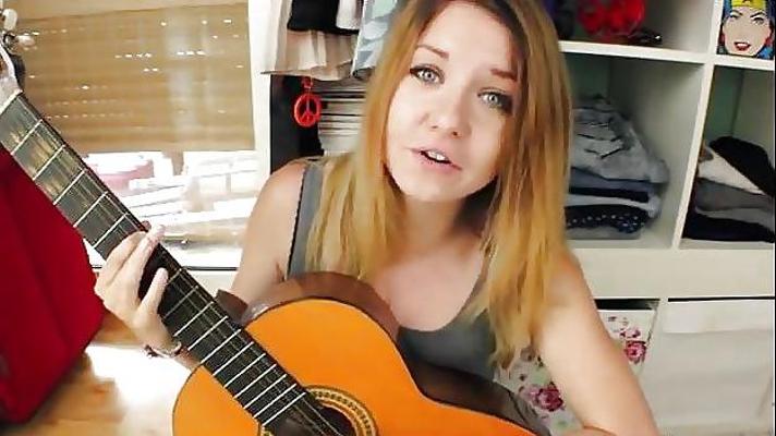 25P Kelly Svirakova - Kelly MissesVlog