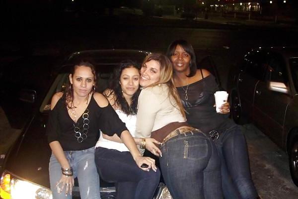 15P Curvy Latin Babe