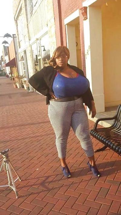 25P Huge Black Boobs Amateurs 2