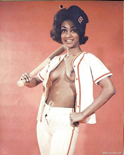 5P CLASSIC BLACK MILFS AND MATURES VOL.43