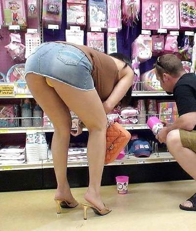 18P Voyeur Asses and Upskirt