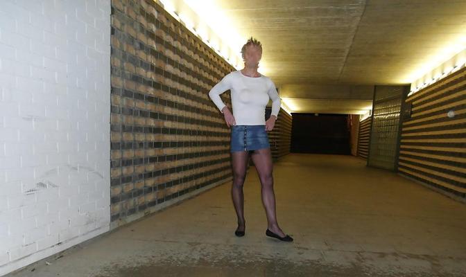 5P Outdoor in Pantyhose Hannover