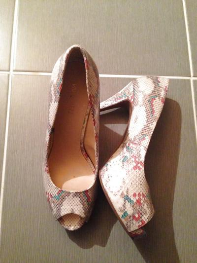 16P My friend's beautiful wife's sexy shoe collection. 