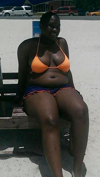 8P Big boobs black teen in bikini